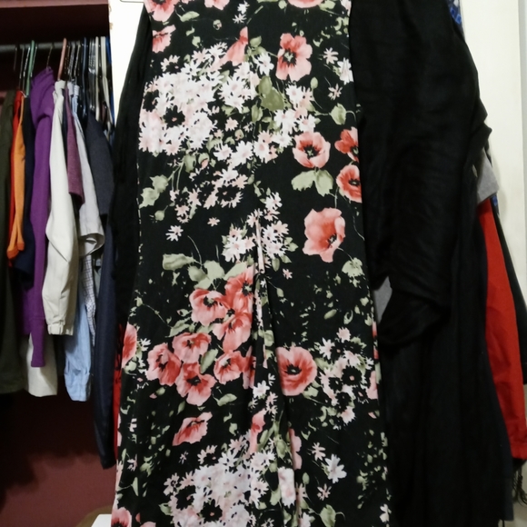 Ladies Peep Studio Dress - Picture 3 of 4